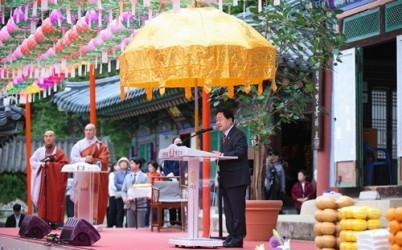 (0507)[문화관광과]주광덕 남양주시장, 봉선사 봉축법요식 참석… “세상에 평안을, 마음에 자비를” 함께 염원(사진3).jpg width: 100%; height : 150px