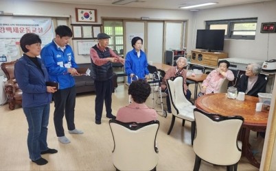 image01.jpg width: 100%; height : 150px