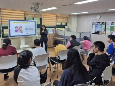 (0521)[장애인복지과]남양주시장애인복지관, 발달장애인 대상 ‘찾아가는 미디어 교육’ 운영(사진).jpg