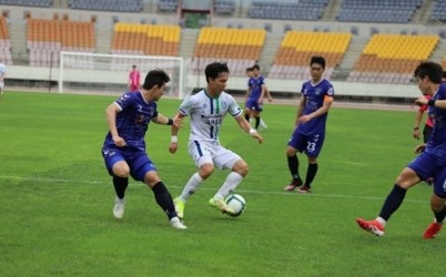 (0624)[체육과]패배를 잊은 남양주시민축구단, 리그 4연승 달성(드리블하는 한정우 선수).JPG width: 100%; height : 150px