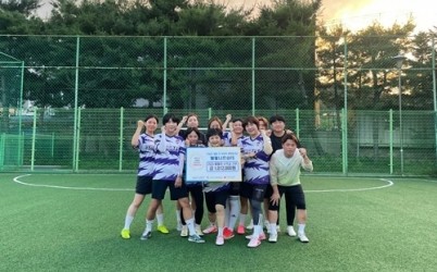 (0702)[복지정책과]훨훨나르슛FS, ‘훨훨런’ 행사 수익금 기부…진접읍 마을공동체가 만든 따뜻한 나눔(사진).jpg