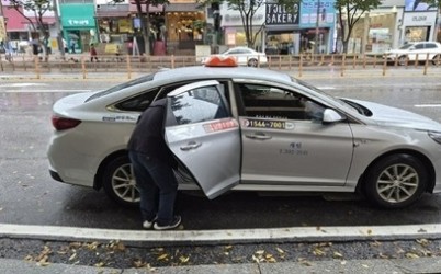 (1014)[교통정책과]저출산 극복 나선 남양주시, 교통약자 조례 개정…모든 임산부에 바우처택시 지원 확대(사진).jpg width: 100%; height : 150px