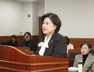 (사진1)남양주시의회 복지환경위원회, 제316회 제2차 정례회 의원발의 조례안 심사.jpg
