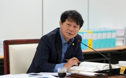 [보도자료사진02]하남시의회 정병용 부의장 하남문화재단 시립합창단 방치 수의계약 위반 강도 높게 질타.jpg width: 100%; height : 150px