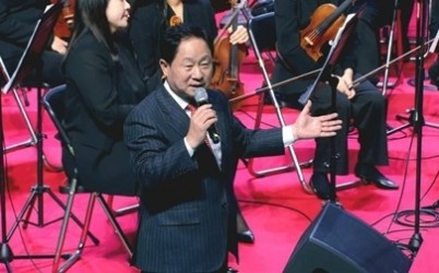 (1215)[문화예술과]남양주시, 시립예술단의 ‘송년음악회’로 시민과 따뜻한 연말 장식(1.축사하는 주광덕 시장).jpg width: 100%; height : 150px