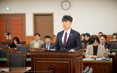 원주영 의원_251216 _청소년진로.jpg width: 100%; height : 150px