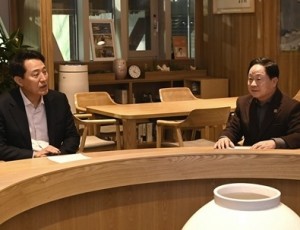 (1218)[교통정책과]별내선 감차 없이 현행 유지 결정…남양주시 신속 요청에 서울시 화답(좌 오세훈 시장, 우 주광덕 시장).jpeg