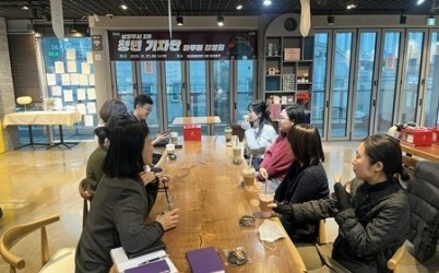 (1229)[청년정책과]2025년 3기 청년 기자단, 활동 마무리 정담회 개최(사진1).jpeg width: 100%; height : 150px