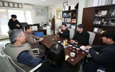 (1231)[지역경제과]남양주시, 관내 중소기업 ㈜티앤아이 찾아 현장 격려 및 기업애로 청취(사진2).jpg width: 100%; height : 150px