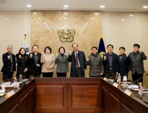(사진1)남양주시의회 복지환경위원회, 남양주지역아동센터협의회와 돌봄 서비스 개선 방안 논의.jpg