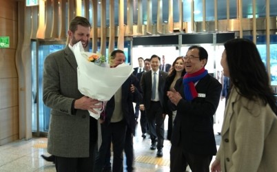 (사진3)연이틀 하남 찾은 ‘트럼프 차남’ 에릭 트럼프, K-스타월드 부지 방문.jpg width: 100%; height : 150px