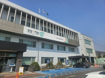 (0317)[진접읍 복지지원과]남양주시 진접읍 익명 주민, 3년간 모은 성금 지역에 환원 …“받은 사랑, 더 크게 돌려드립니다”(사진).jpg